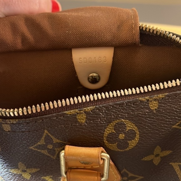 AUTHENTIC Louis Vuitton Speedy 30 Bandouliere in Monogram W RECEIPT $2300+ tax - Picture 17 of 17